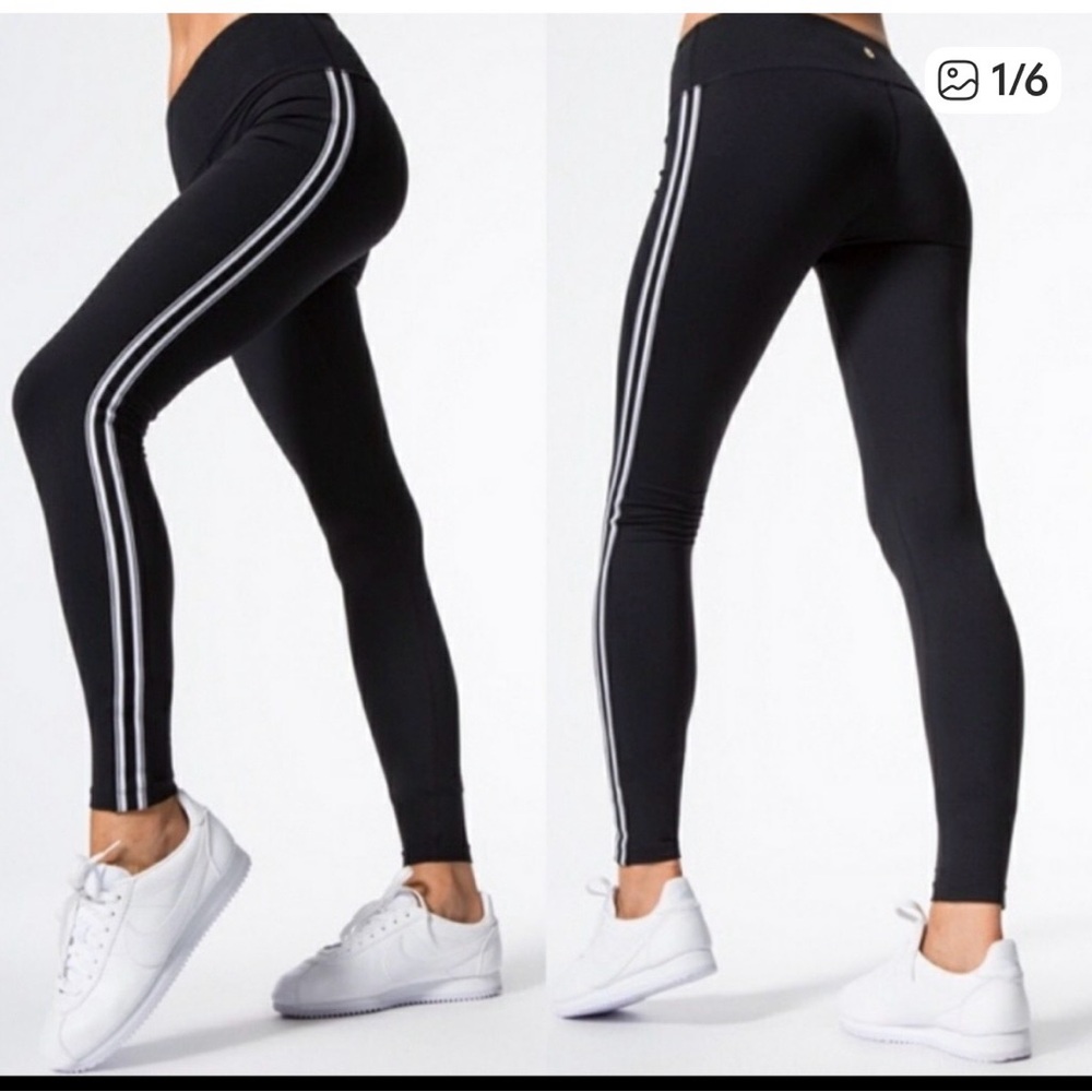 Spiritual Gangster Black Leggings size small